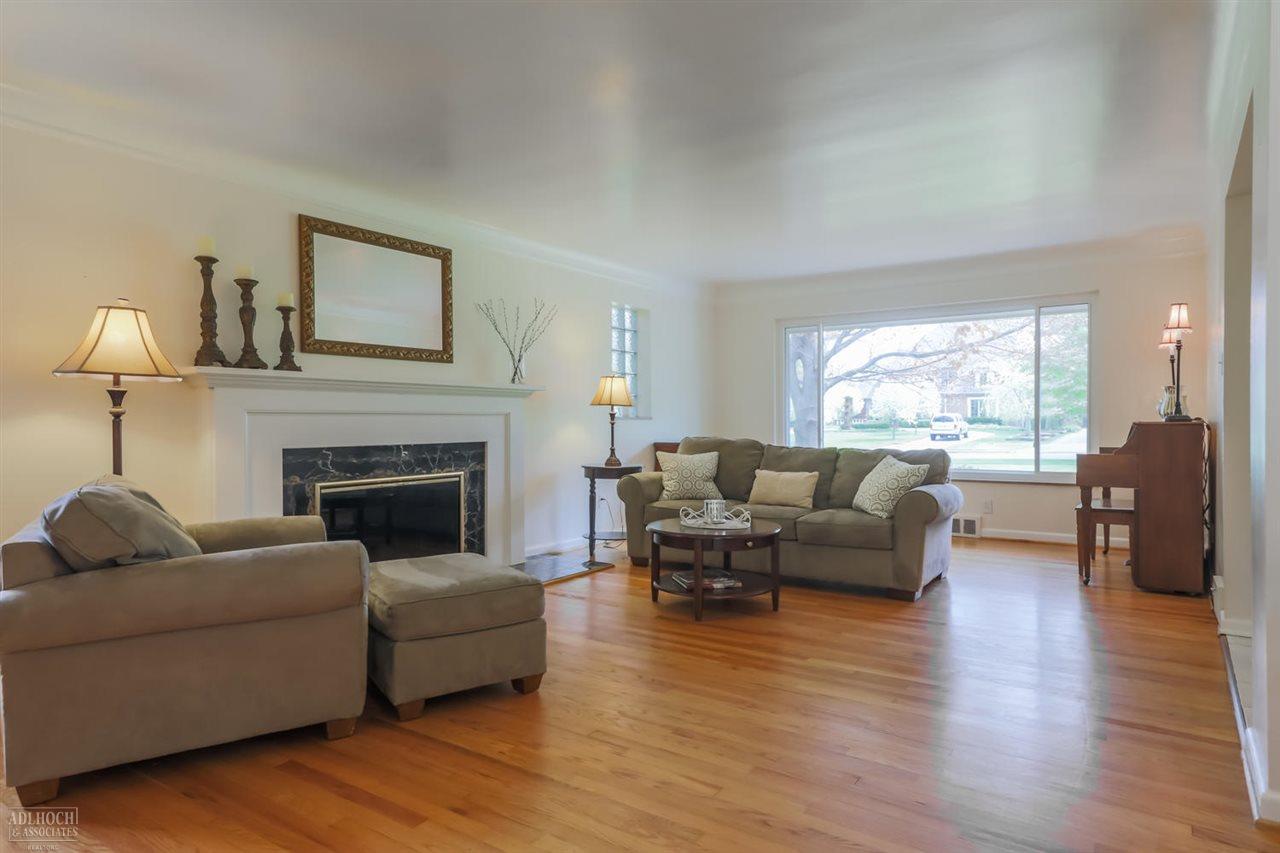1059 Devonshire Road Grosse Pointe Park, MI 48230 - Photo 9 of 39