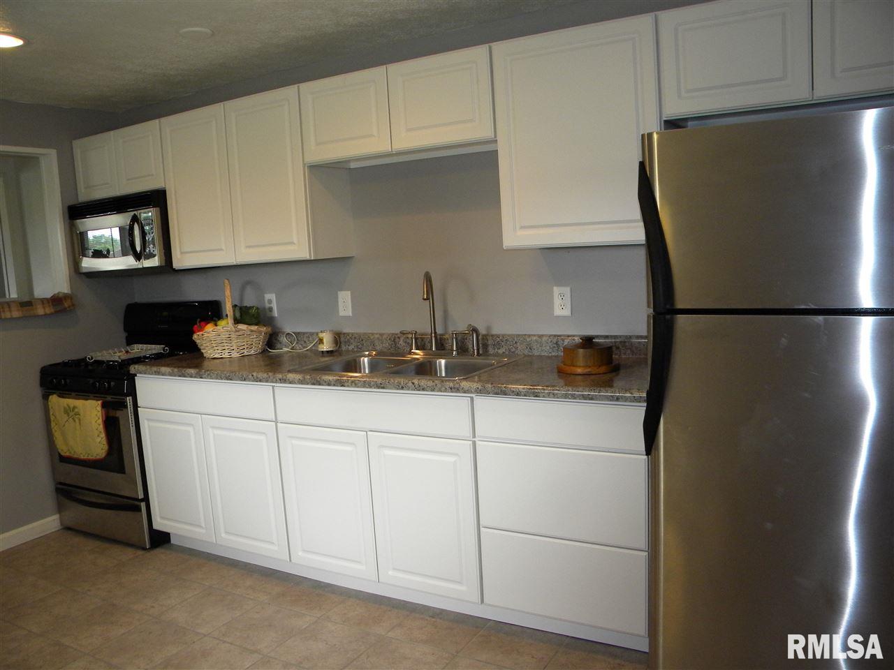 1915 Chicory Road Pekin, IL 61554 - Photo 8 of 25 Gallery Image 8