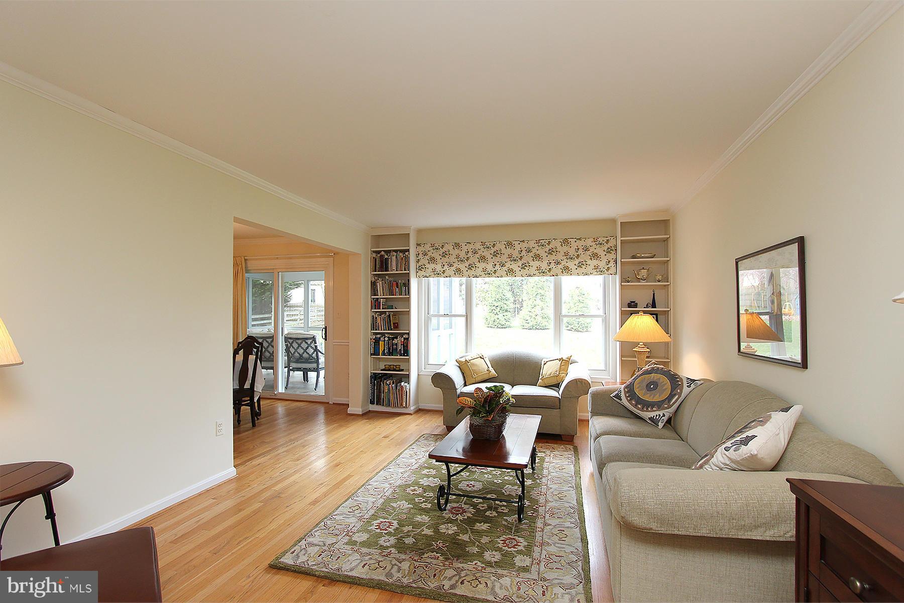 19204 Treadway Road Brookeville, MD 20833 - Photo 6 of 29 Living Room w/ Built-ins!