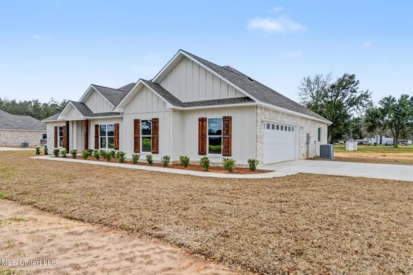 $359,000 | 337 V E Howell Road, Lucedale, MS 39452