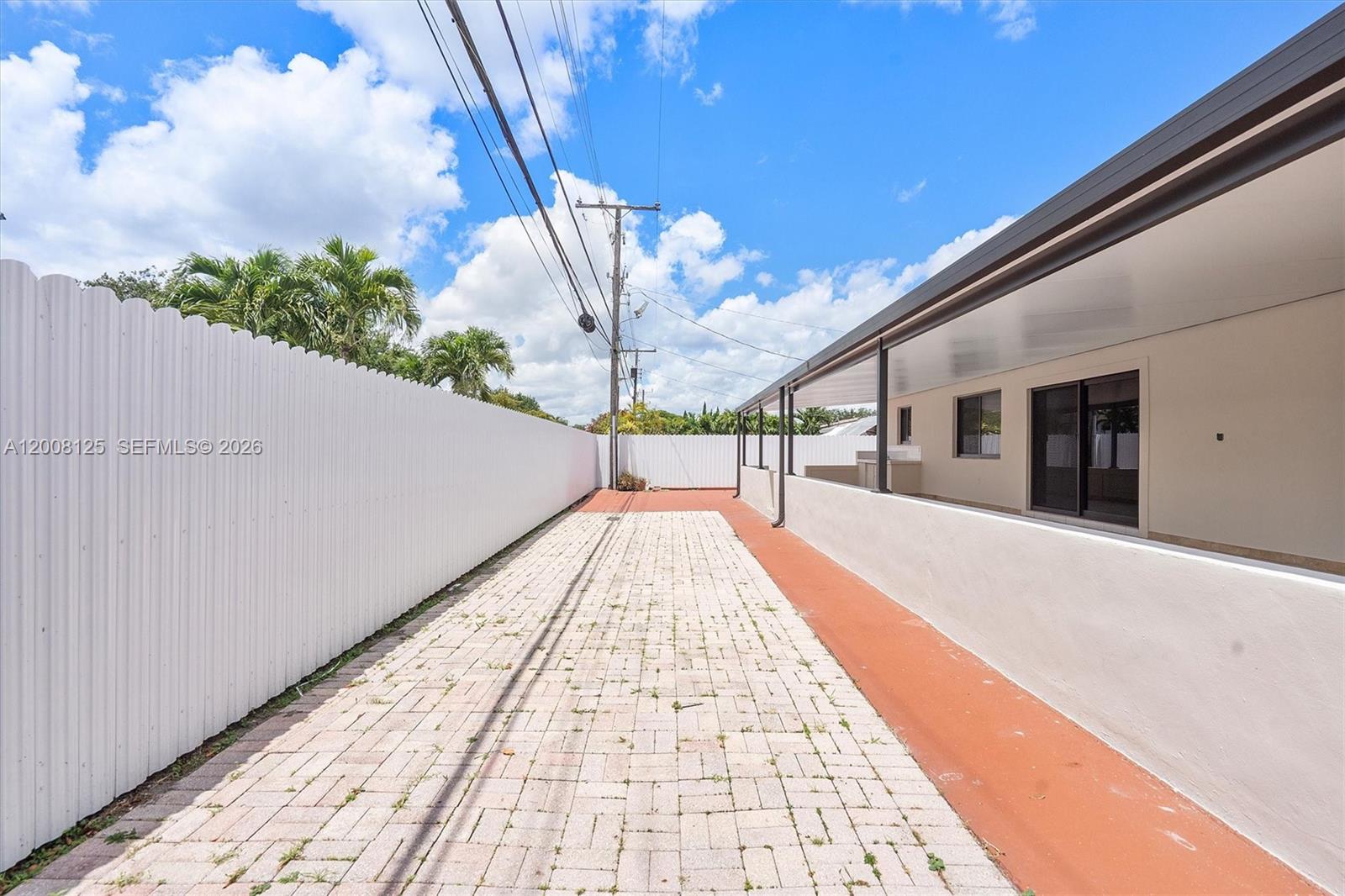 10320 Southwest 38th Terrace Miami, FL 33165 - Photo 17 of 20
