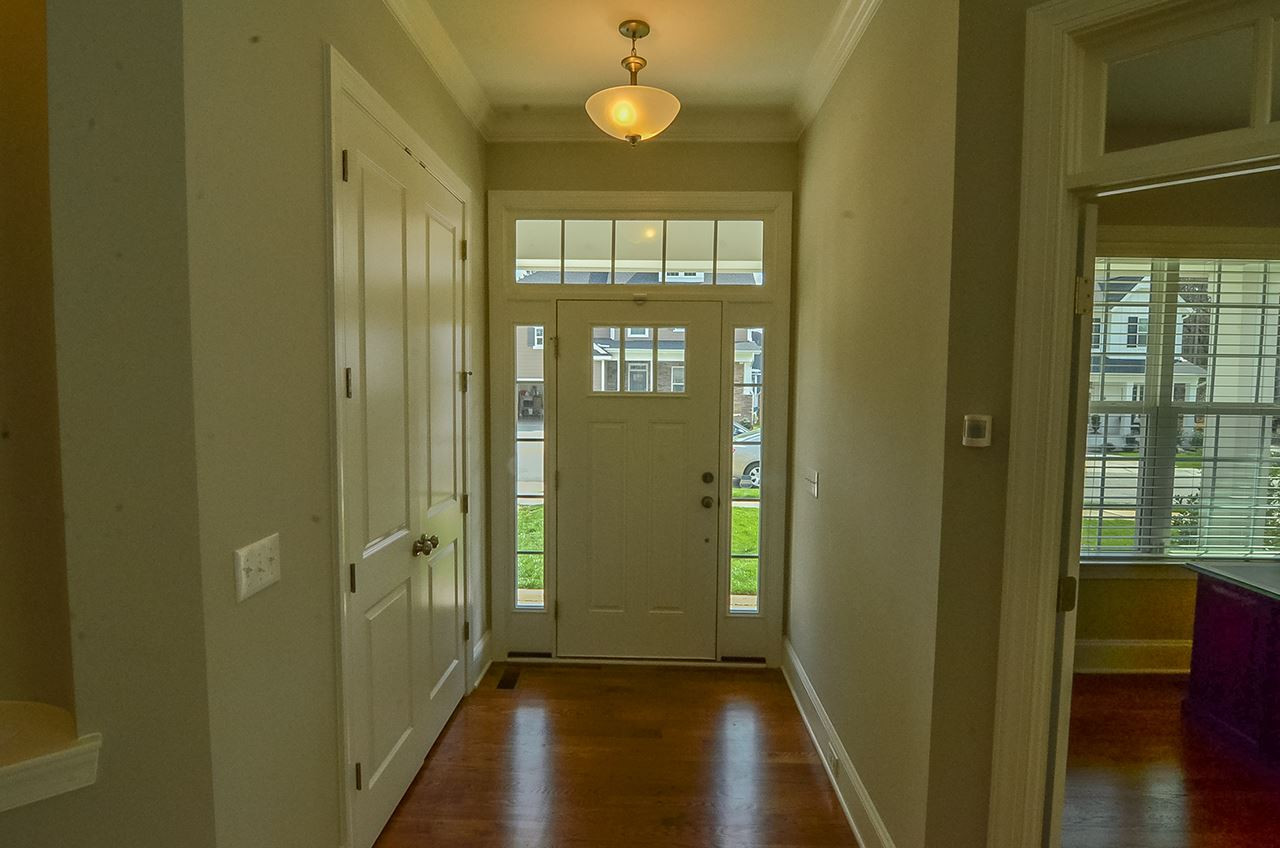 11824 Friendship Oak Trail Raleigh, NC 27613 - Photo 3 of 24 Entry