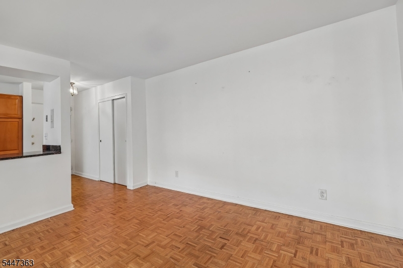 135 South Maple Avenue, Unit 137D Ridgewood, NJ 07450 - Photo 5 of 32