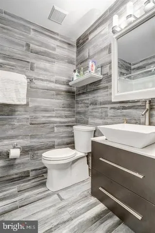 $849,900 | 6613 Elder Avenue, Springfield, VA 22150