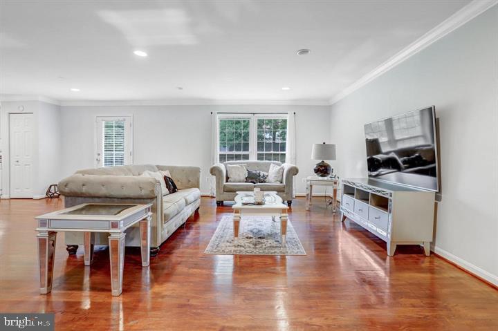 6613 Elder Avenue Springfield, VA 22150 - Photo 4 of 18