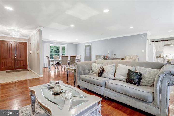 6613 Elder Avenue Springfield, VA 22150 - Photo 5 of 18