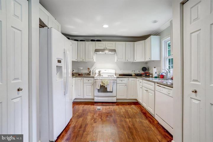 6613 Elder Avenue Springfield, VA 22150 - Photo 8 of 18