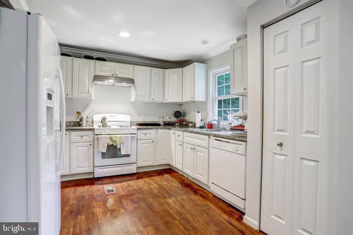 6613 Elder Avenue Springfield, VA 22150 - Photo 9 of 18