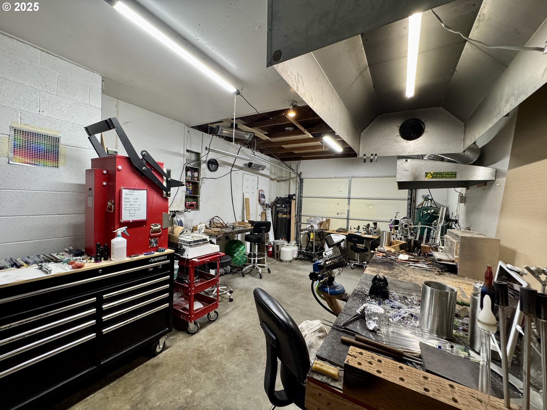 397 River Loop 2 Eugene, OR 97404 - Photo 27 of 42 Garage