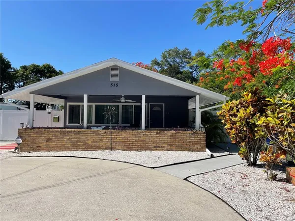 $2,700 | 515 1st Avenue East, Bradenton, FL 34208