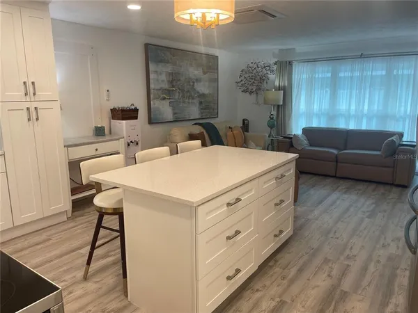 $2,700 | 515 1st Avenue East, Bradenton, FL 34208