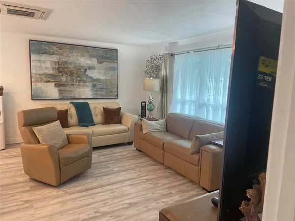 $2,700 | 515 1st Avenue East, Bradenton, FL 34208