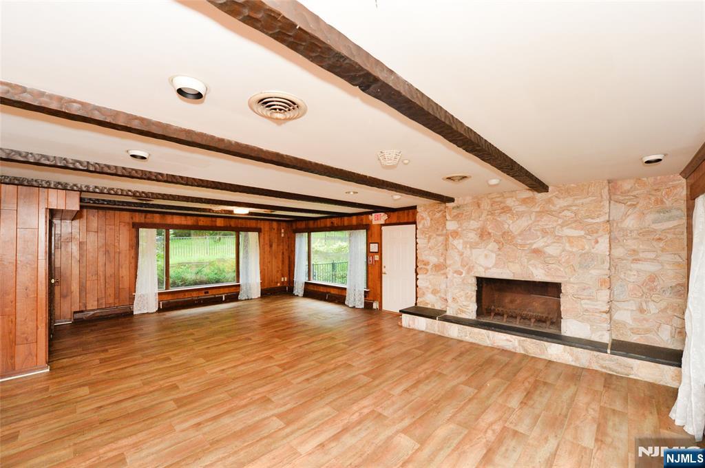 105 Ricker Drive Ringwood, NJ 07456 - Photo 7 of 33