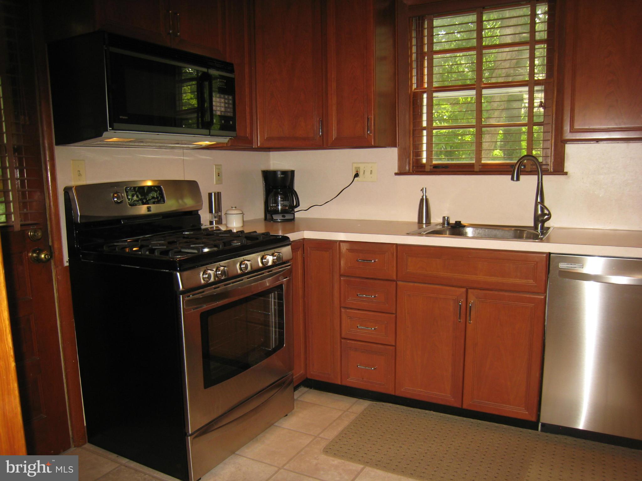 506 Alabama Road Baltimore, MD 21204 - Photo 10 of 30 Kitchen