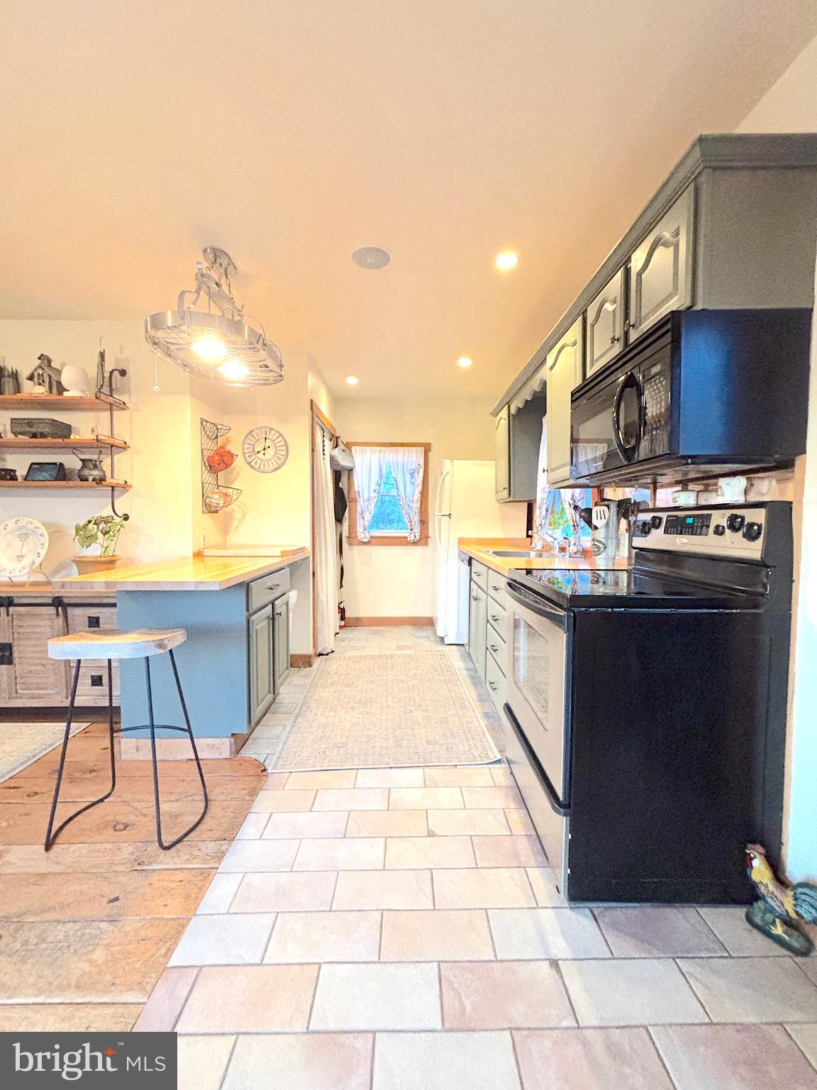 64 Island Road Bridgeport, NJ 08014 - Photo 23 of 59 Kitchen
