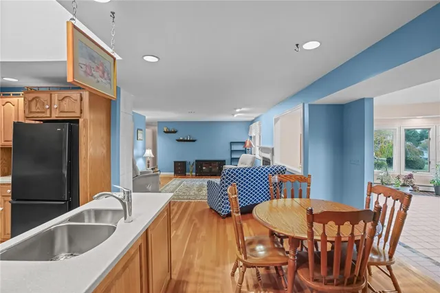 $1,195,000 | 68 Riverscape Lane, Tiverton, RI 02878