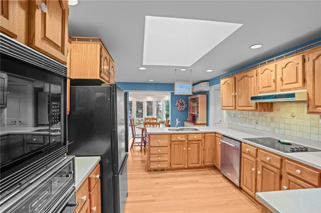 $1,195,000 | 68 Riverscape Lane, Tiverton, RI 02878