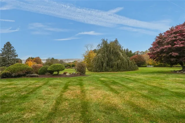 $1,195,000 | 68 Riverscape Lane, Tiverton, RI 02878