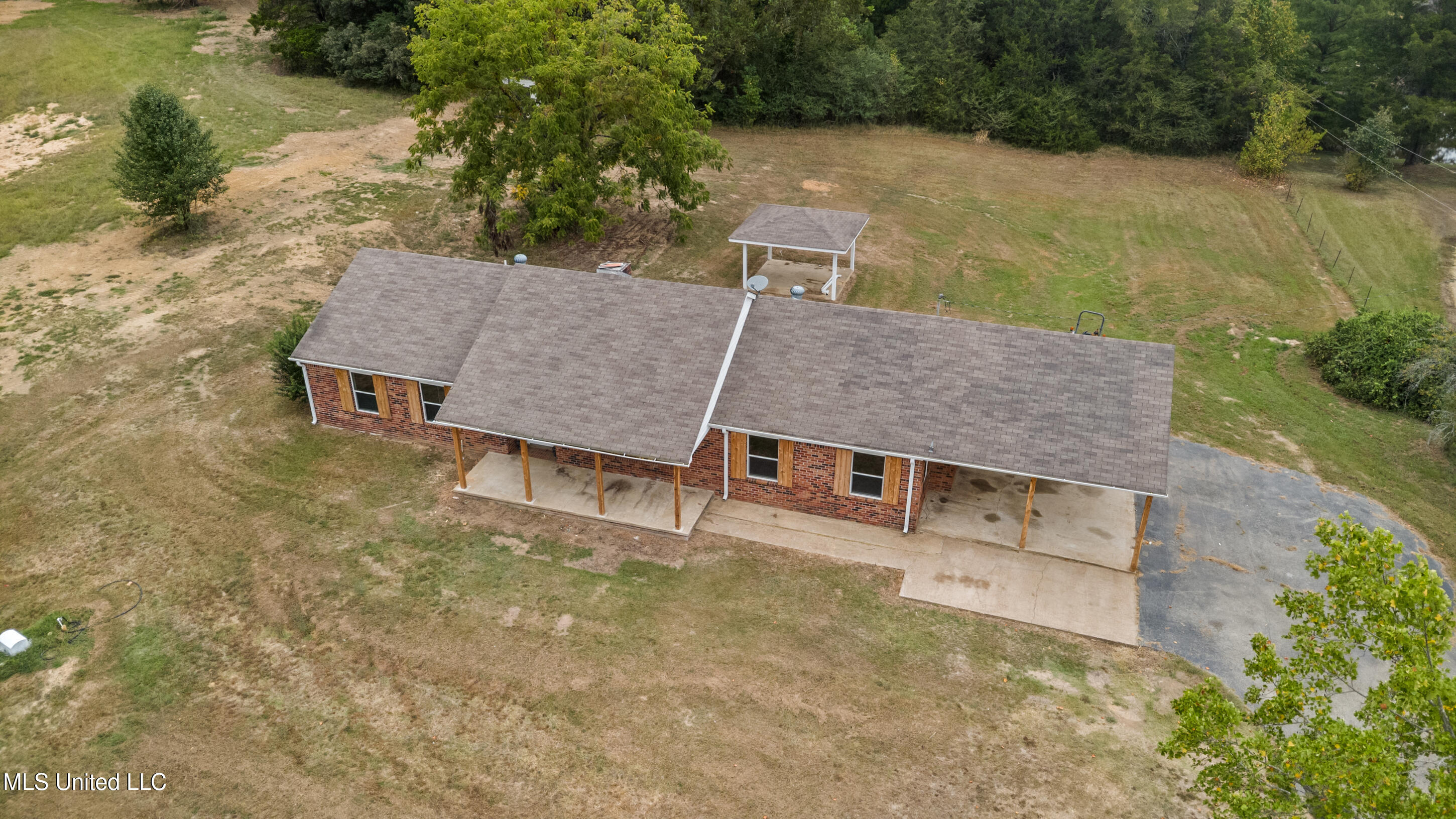 1945 Pryor Road Coldwater, MS 38618 - Photo 29 of 30 30_dji_0029