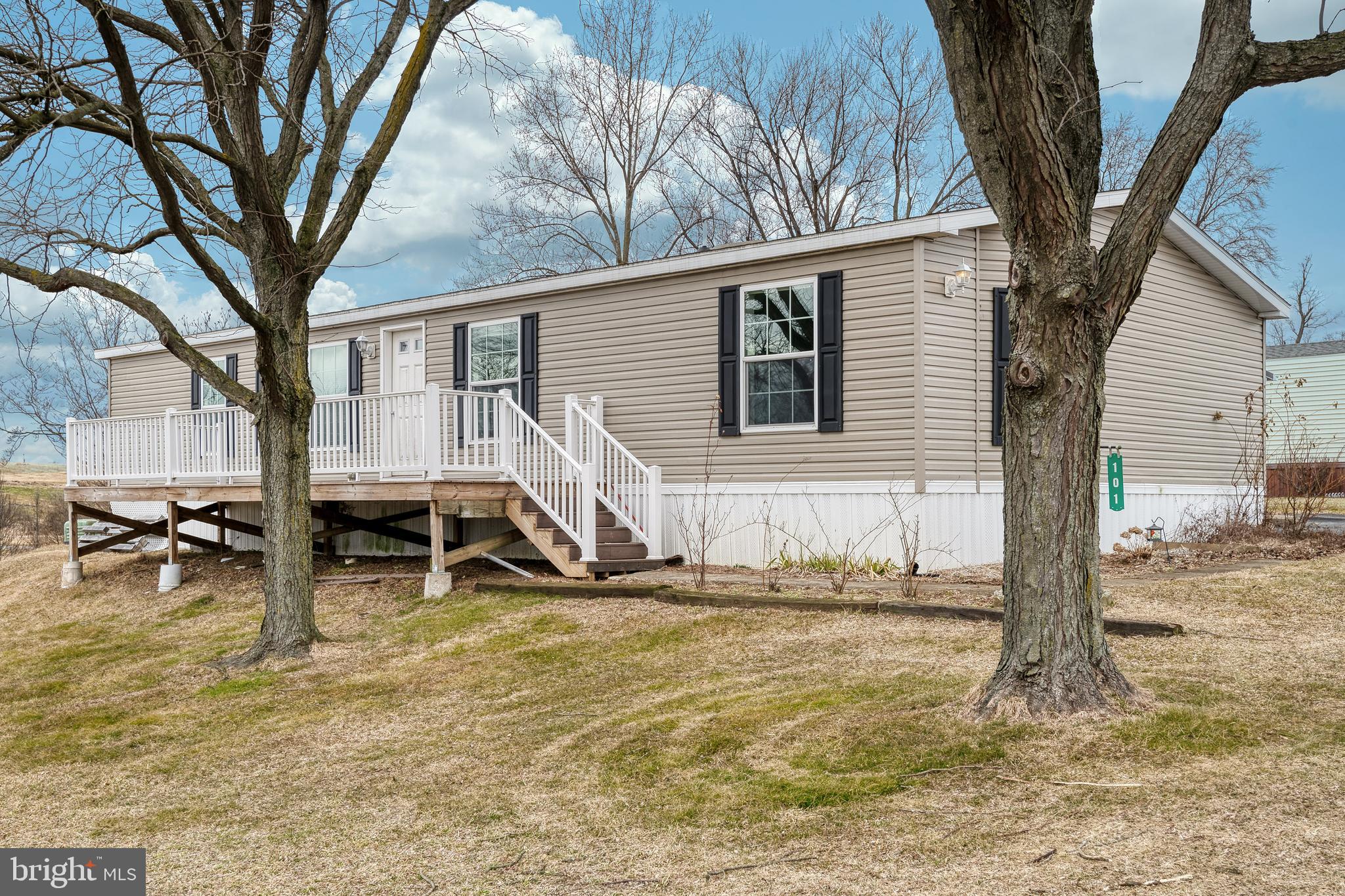 101 Ridgewood Manor Manheim, PA 17545 - Photo 4 of 27