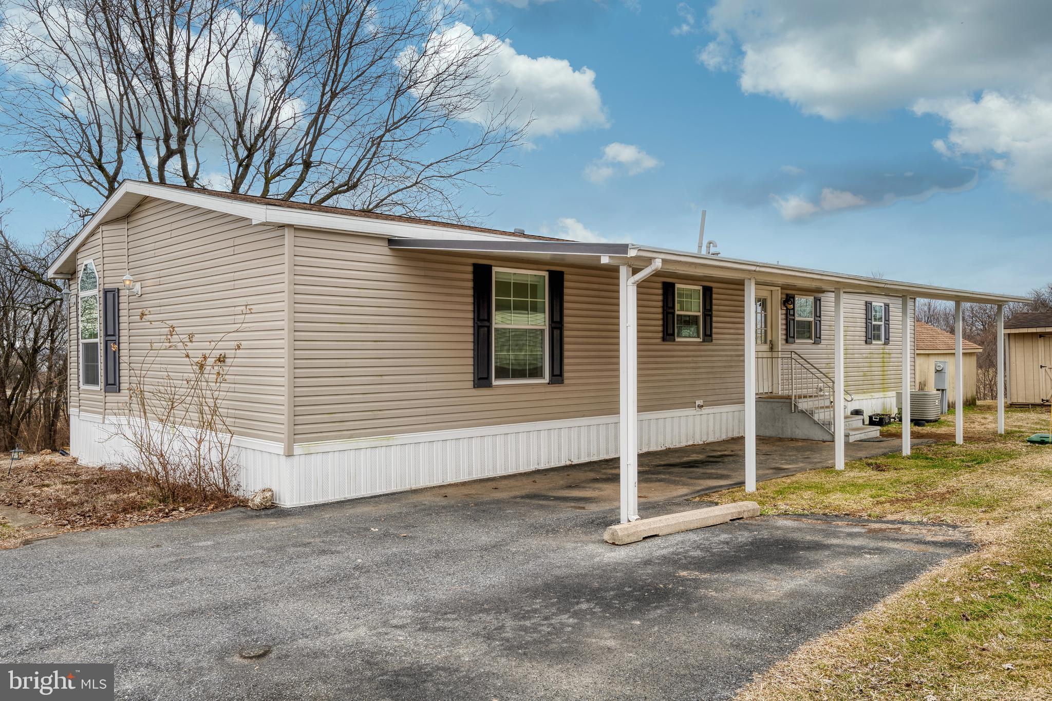 101 Ridgewood Manor Manheim, PA 17545 - Photo 5 of 27