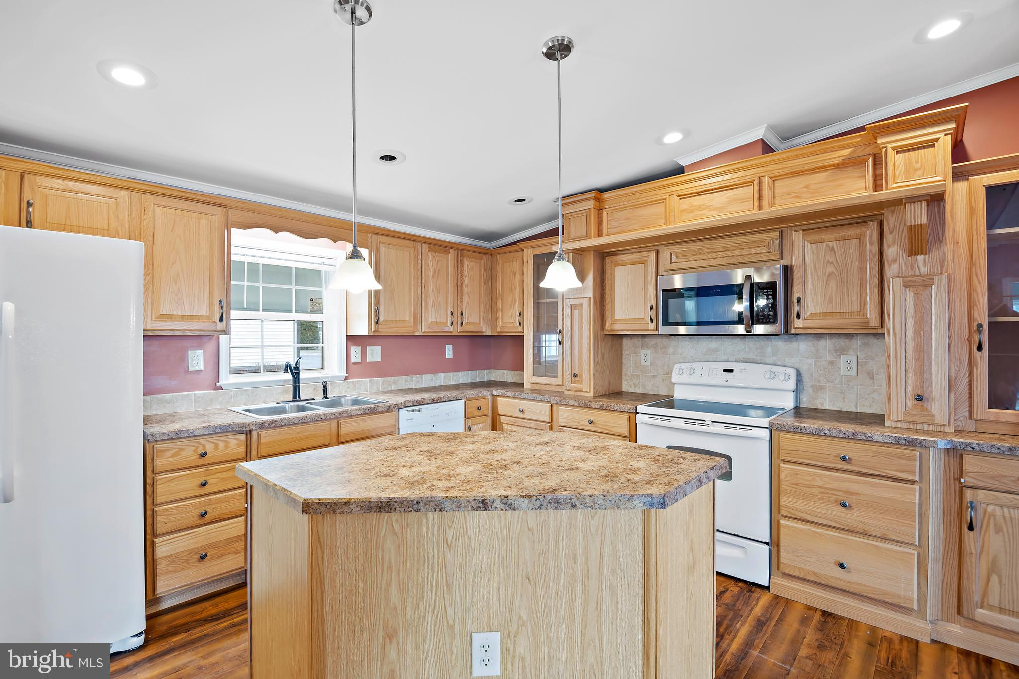 101 Ridgewood Manor Manheim, PA 17545 - Photo 7 of 27