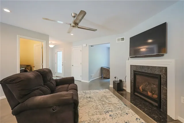 $999,999 | 420 Chestnut Street, Seekonk, MA 02771