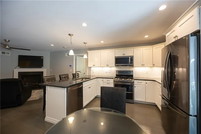 $999,999 | 420 Chestnut Street, Seekonk, MA 02771