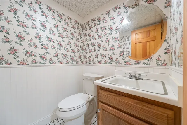 $999,999 | 420 Chestnut Street, Seekonk, MA 02771