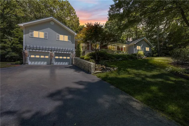 $999,999 | 420 Chestnut Street, Seekonk, MA 02771