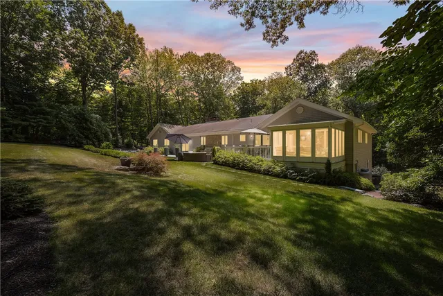 $999,999 | 420 Chestnut Street, Seekonk, MA 02771