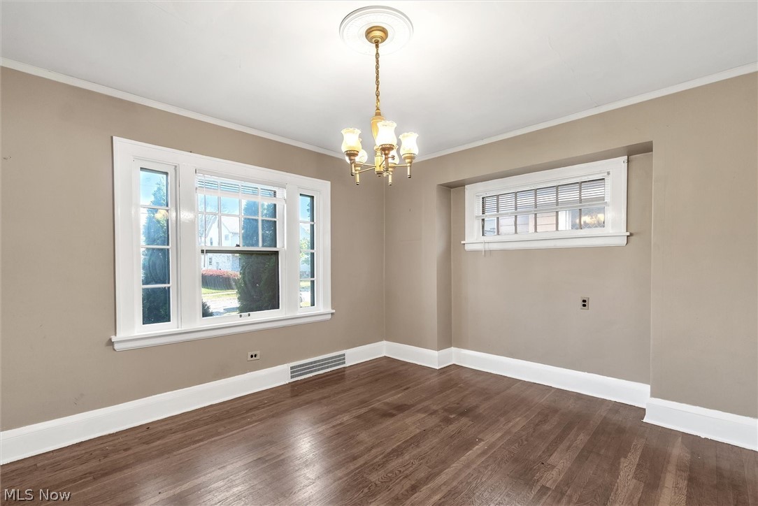 3276 Tullamore Road Cleveland, OH 44118 - Photo 6 of 20 Gallery Image 6