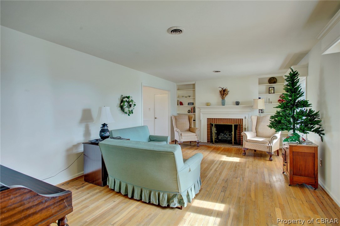 9081 Stump Point Road Hayes, VA 23072 - Photo 6 of 38 Gallery Image 6