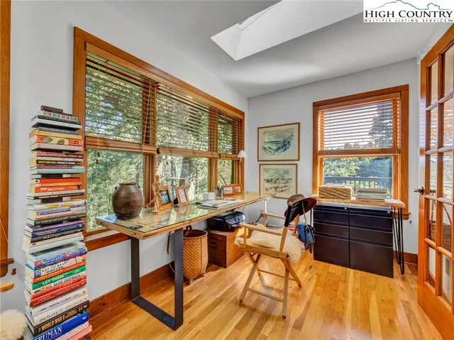 a view of living room with washer and dryer