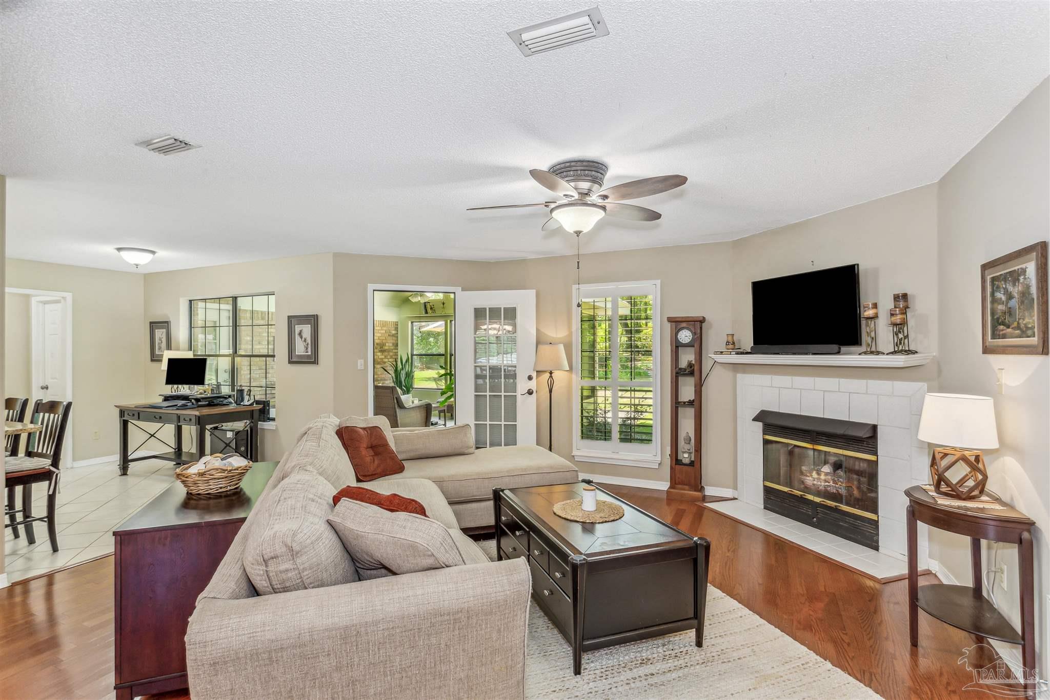5236 Rowe Trail Pace, FL 32571 - Photo 7 of 42 Gallery Image 7