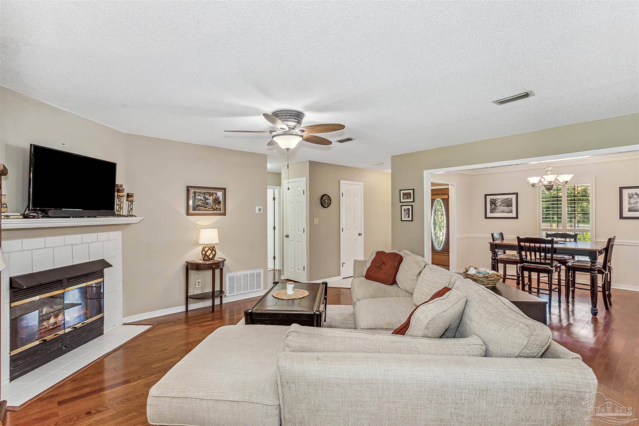 5236 Rowe Trail Pace, FL 32571 - Photo 8 of 42 Gallery Image 8