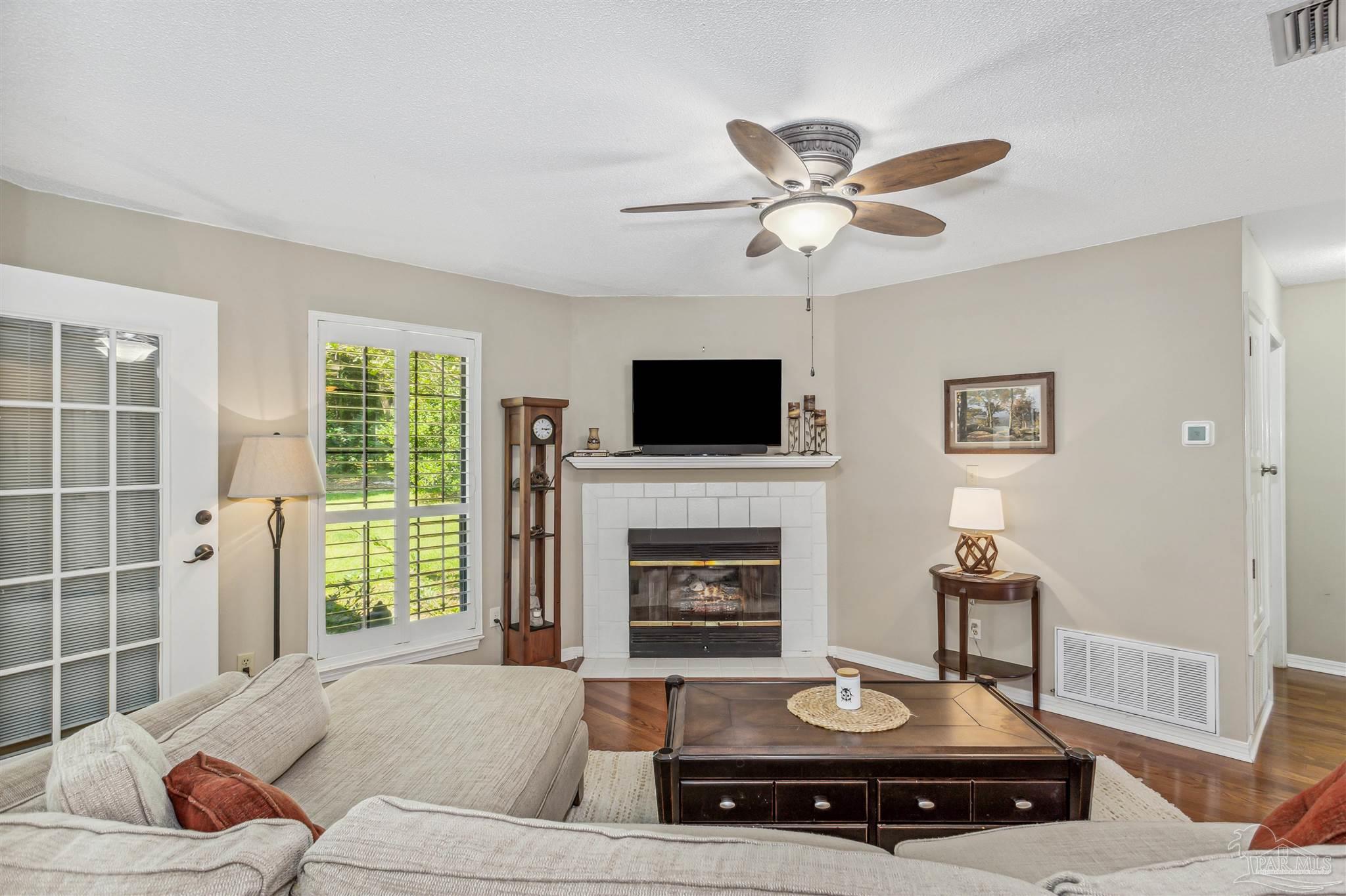 5236 Rowe Trail Pace, FL 32571 - Photo 9 of 42 Gallery Image 9