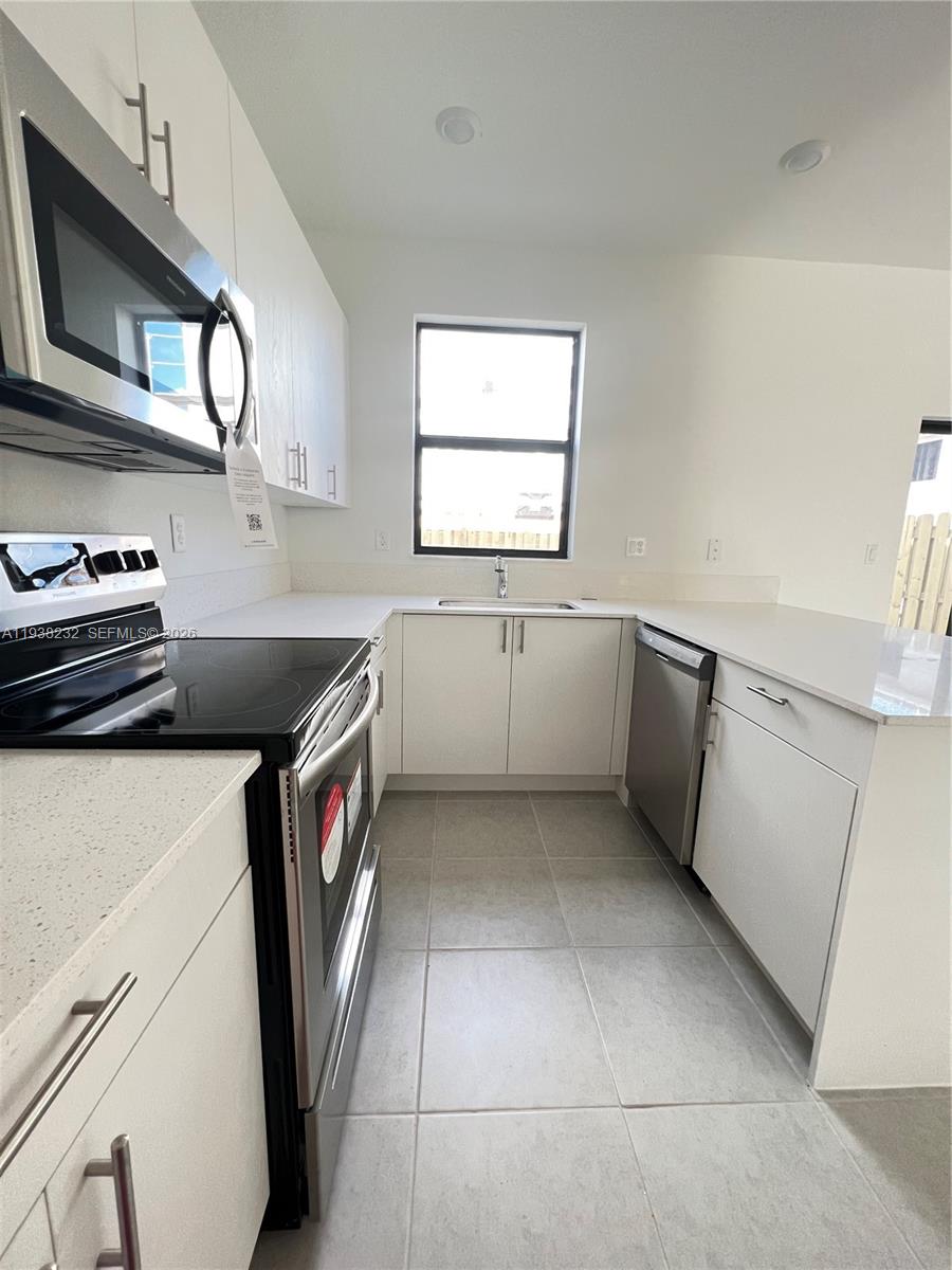 12765 Southwest 234th Terrace Homestead, FL 33032 - Photo 8 of 21