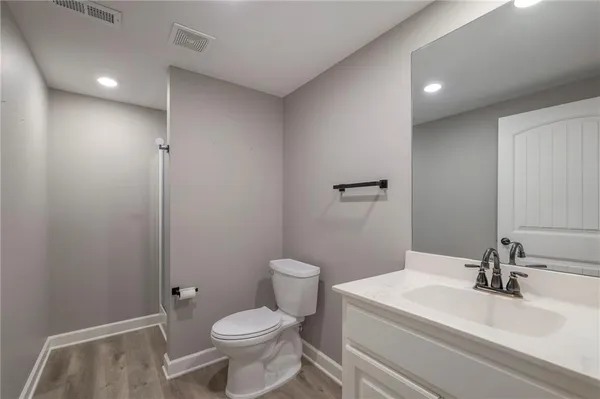 $469,900 | 517 Village Lane, Harrisonville, MO 64701