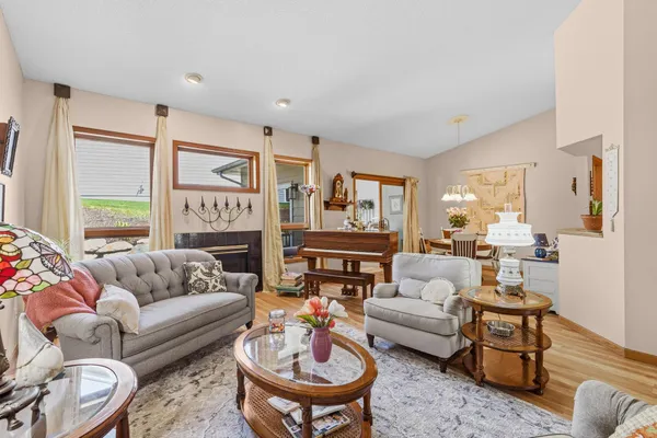 $415,000 | 833 Southcross Drive East, Burnsville, MN 55306