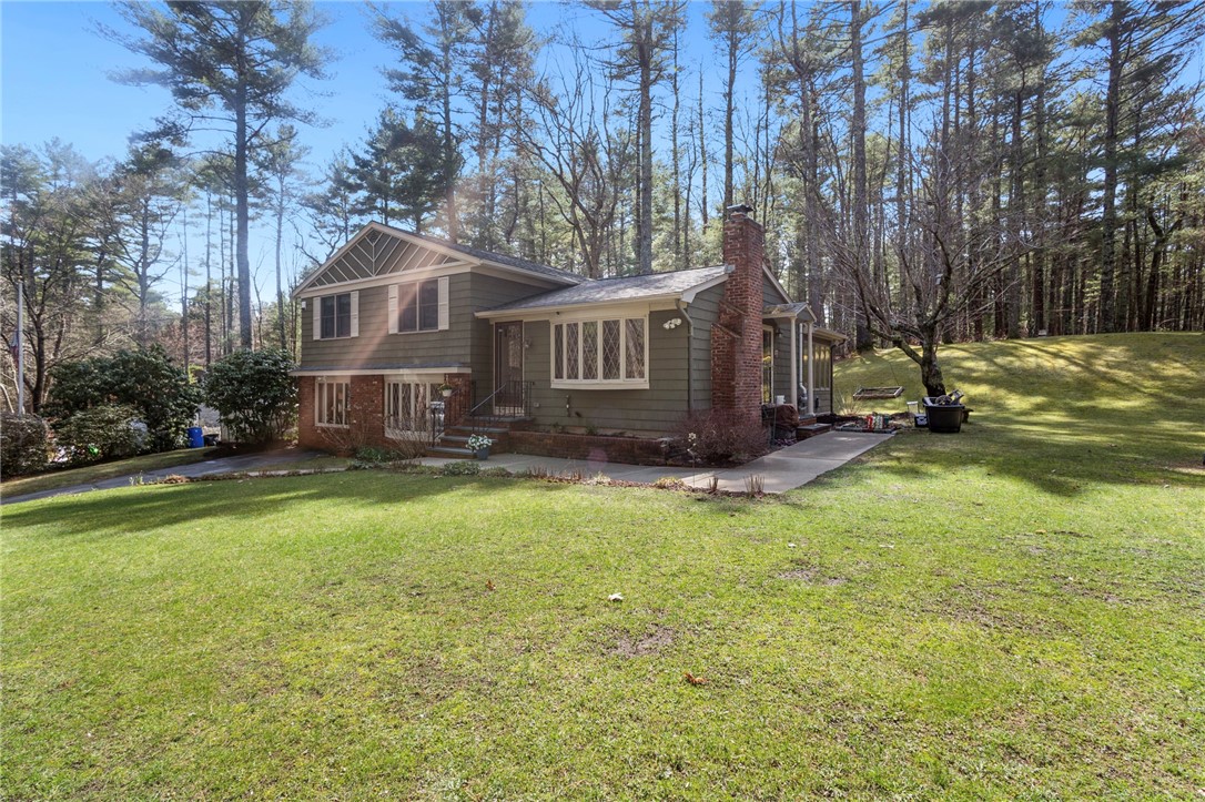1031 Town Farm Road Coventry, RI 02816 - Photo 2 of 34