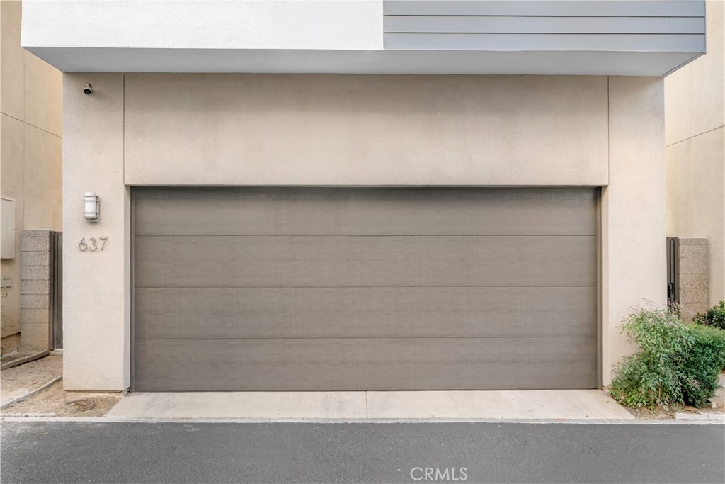 637 Cardiff Reef Costa Mesa, CA 92627 - Photo 27 of 27 a close view of cupboard