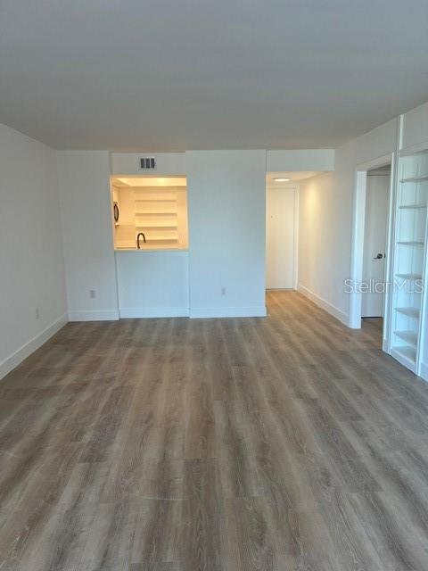 16308 Gulf Boulevard, Unit 103 Redington Beach, FL 33708 - Photo 18 of 23 a view of room and window