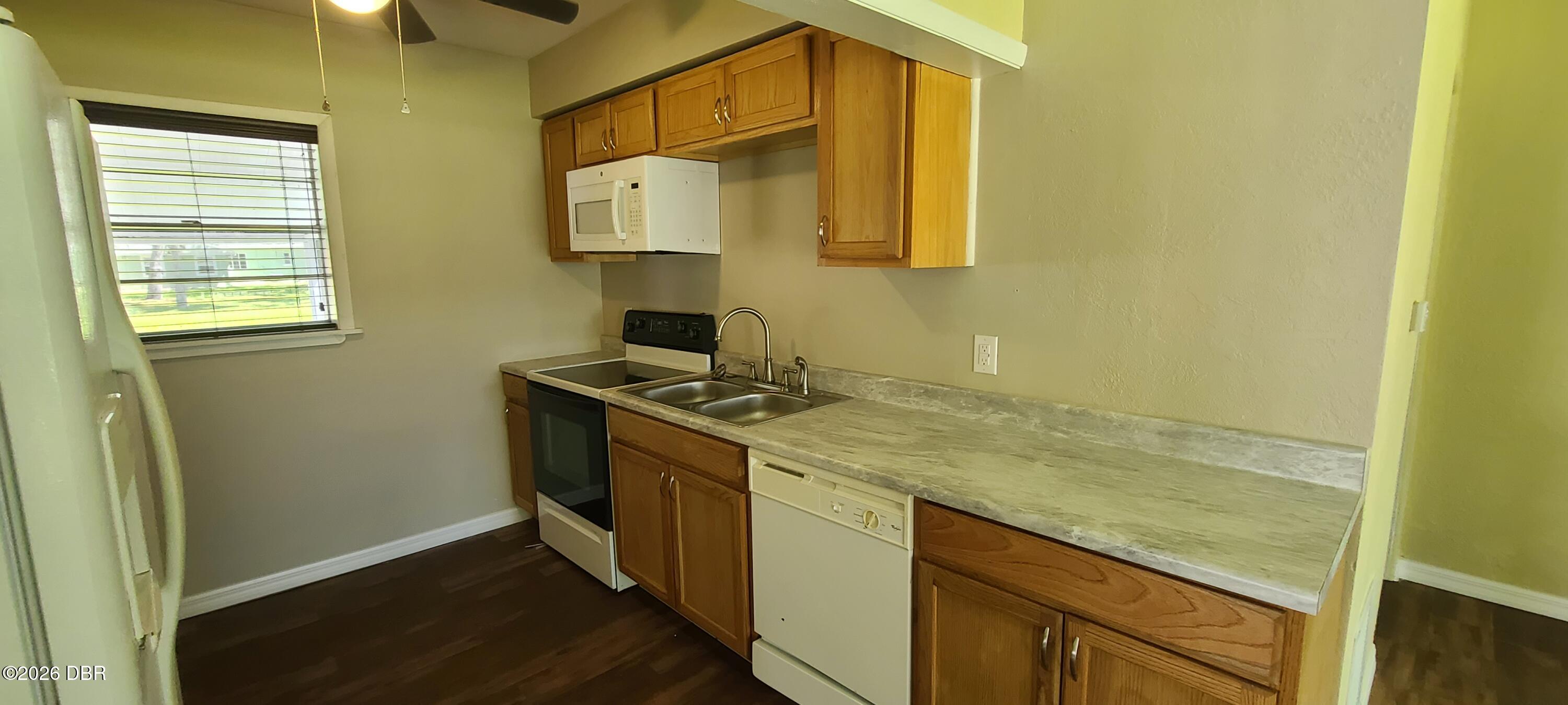 921 South Palmetto Avenue Daytona Beach, FL 32114 - Photo 5 of 31 20240319_130902