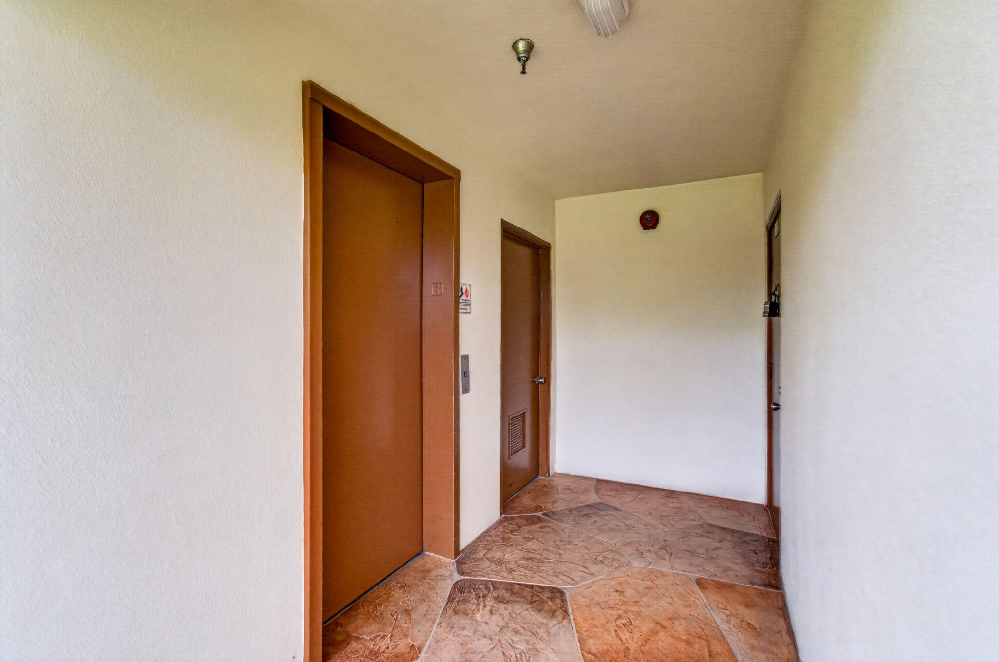 35 Mansfield A Boca Raton, FL 33434 - Photo 15 of 98 12-web-or-mls-DSC_8700