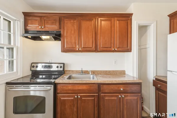 $1,700 | 957 William Street, Unit B, Bridgeport, CT 06608