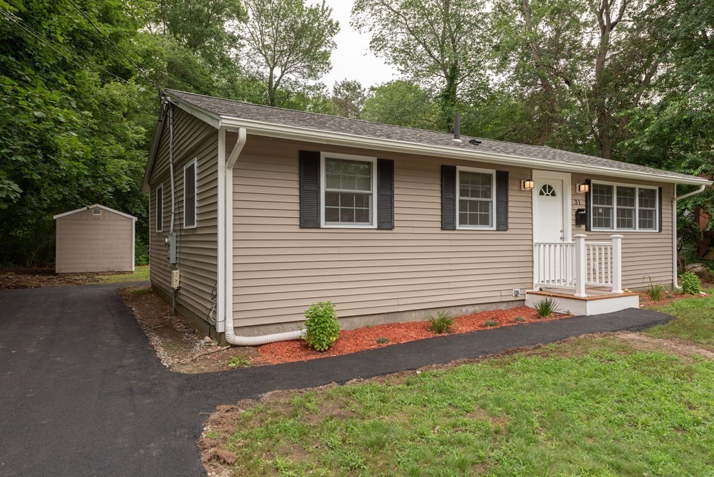 31 Brooks Road Rockland, MA 02370 - Photo 4 of 23 Gallery Image 4
