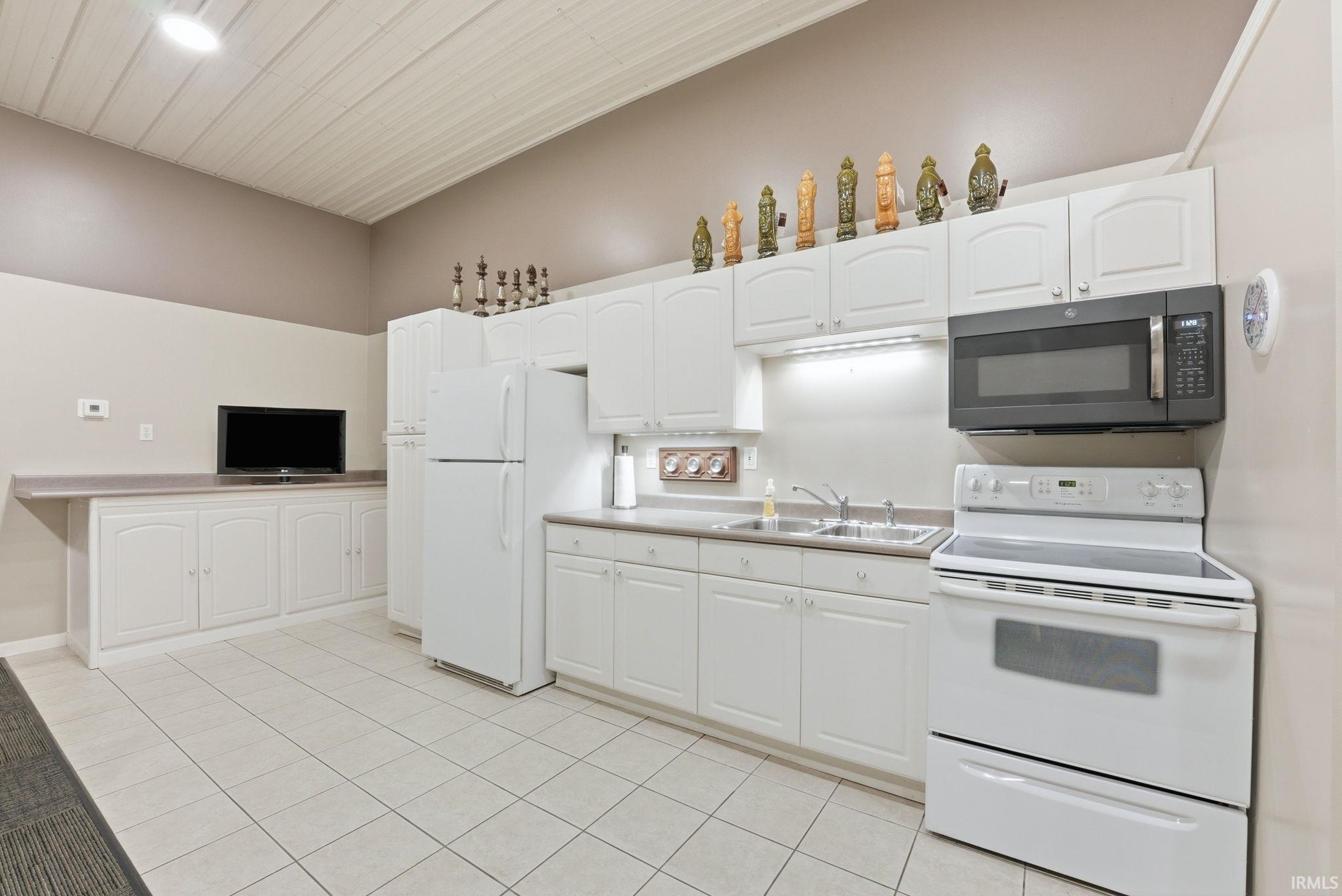 425 West Rope Waterloo, IN 46793 - Photo 8 of 19