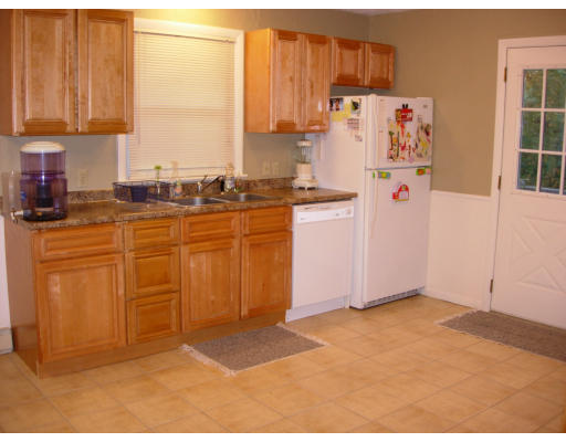 108 Breakneck Road Southbridge, MA 01550 - Photo 3 of 27