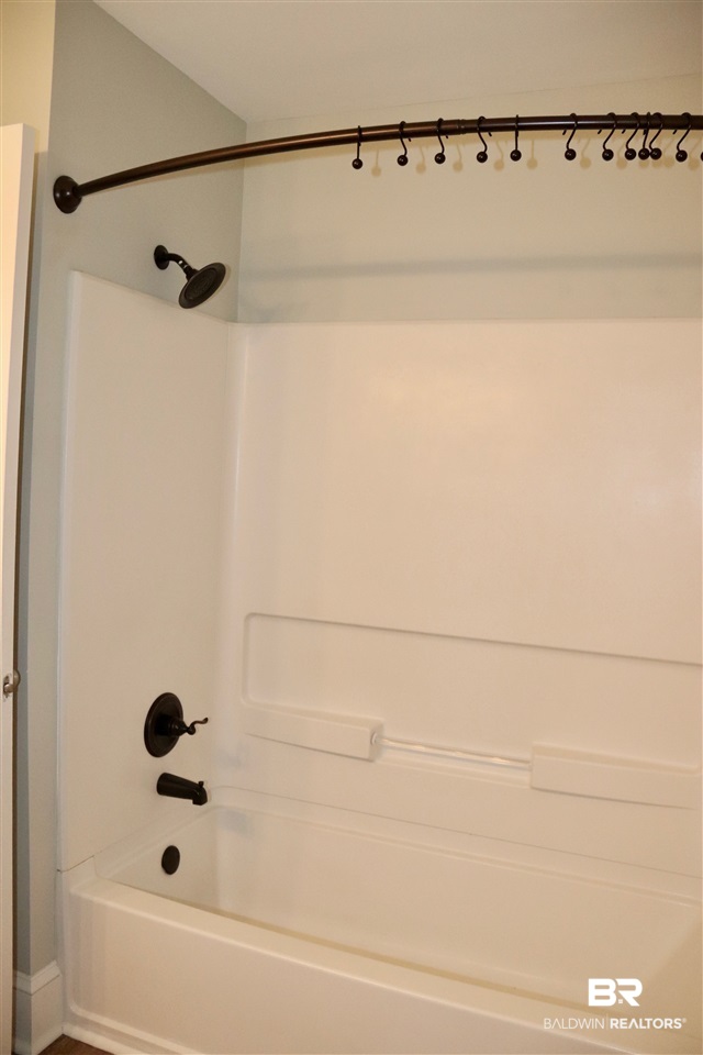 1517 Regency Road, Unit 122 Gulf Shores, AL 36542 - Photo 28 of 37 Master Bath